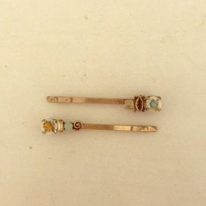 2 vintage-inspired hair pins